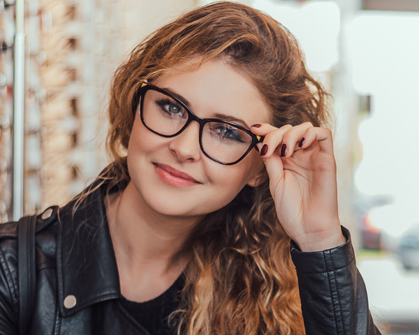 How to Pick The Most Comfortable Eyeglasses for You | Vision Direct AU